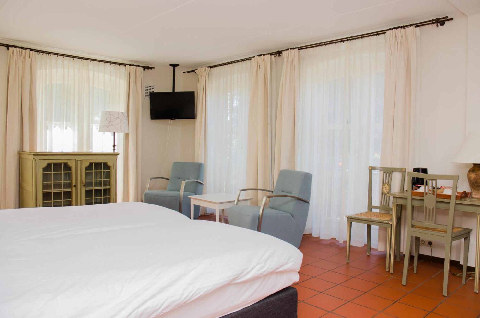 Hotel Graaf Bernstorff Schiermonnikoog Room photo